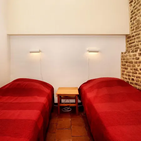 Casa vacanze Nice In A Monumental Square Farm Richelle